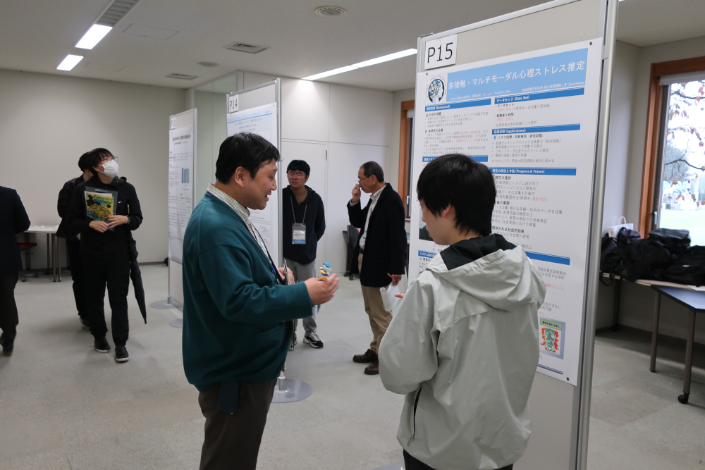 ポスターの内容に対して本学教員等がフィードバック