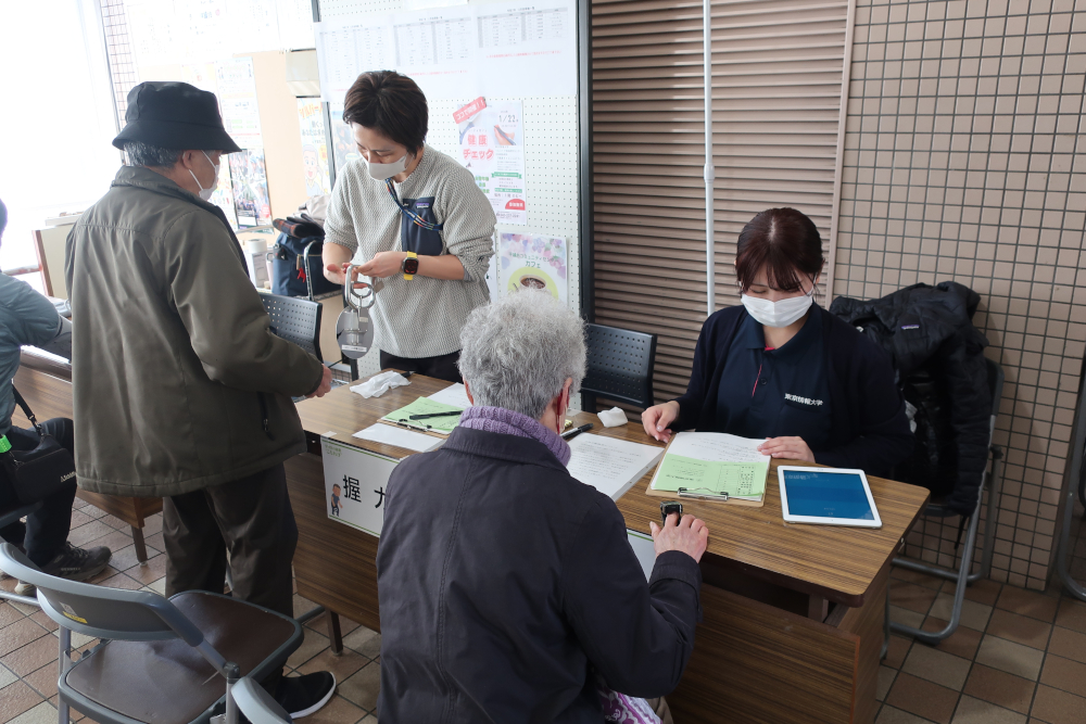 握力測定・血管年齢測定