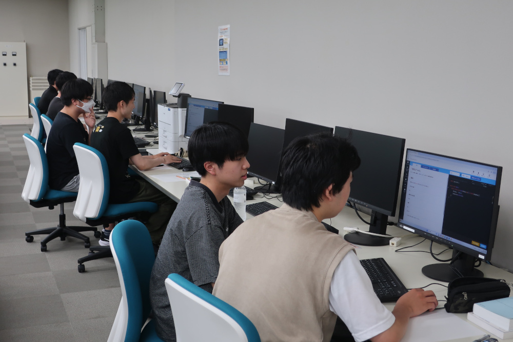 プログラミングコンテストの様子